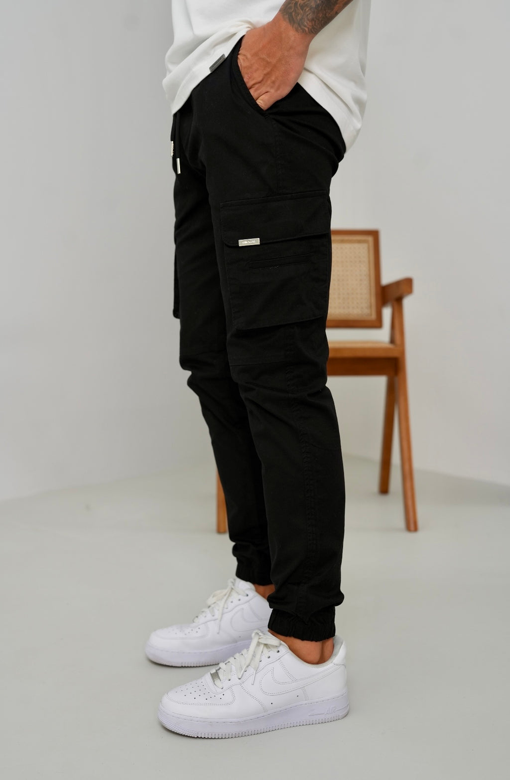 Essential Cargo Pants - Black - Emolos