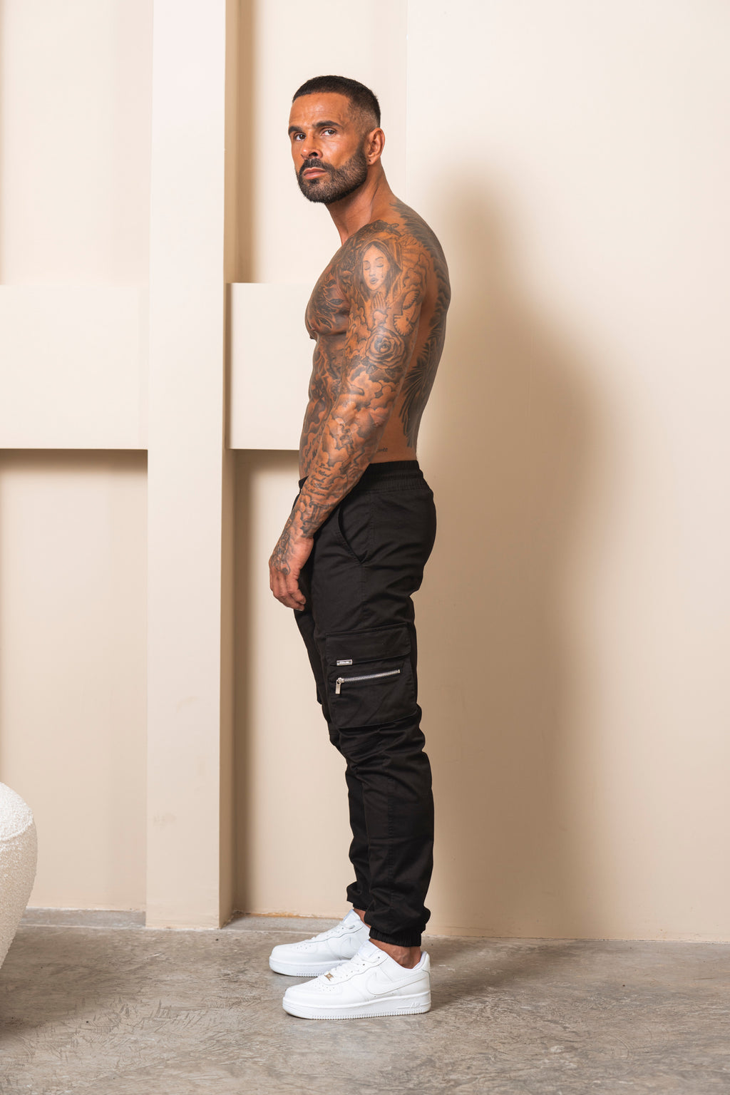 Essential Cargo Pants - Black - Emolos