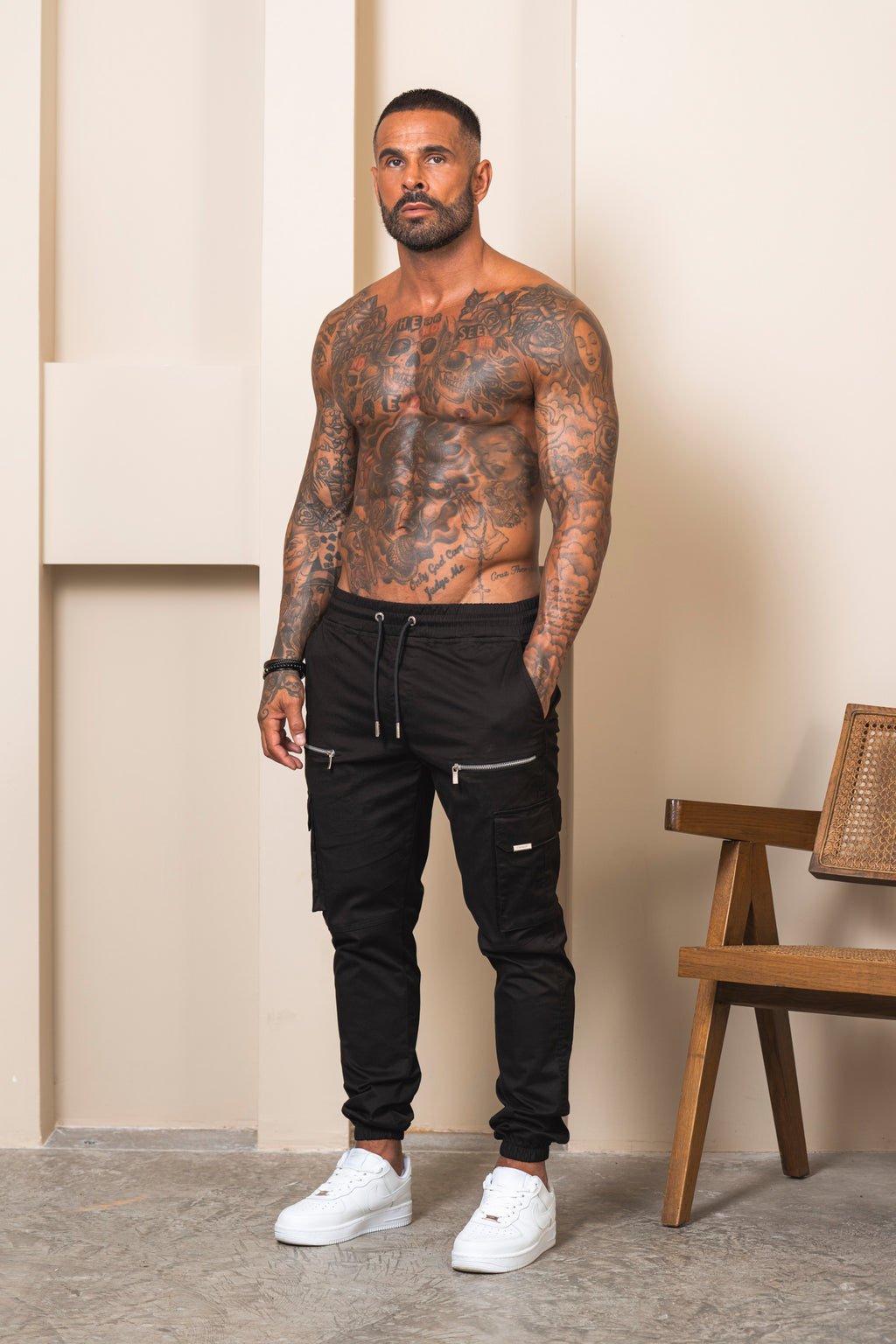 V2 Zip Details Cargo Pants - Black - Emolos