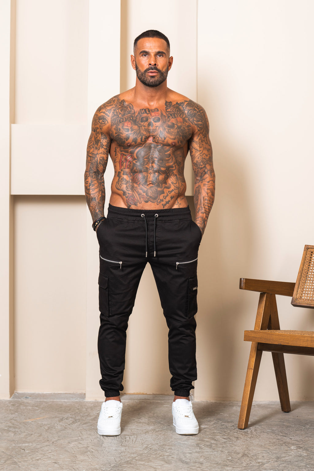 V2 Zip Details Cargo Pants - Black - Emolos